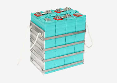 Batteries LiFePO4 rechargeables prismatiques utilisées dans des véhicules électriques 100Ah 3.2V