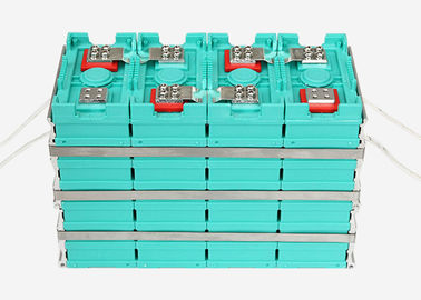 Bon prix la taille rechargeable de paquet de batterie au lithium de 36v 60ah a adapté la moto aux besoins du client électrique Lifepo4 en ligne